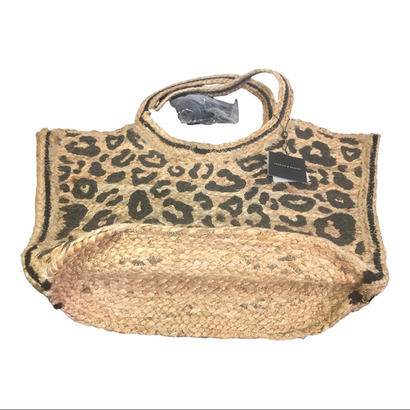 America & Beyond Leopard Print Yule XL Tote Bag W/ Tassel NWT - Picture 5 of 16